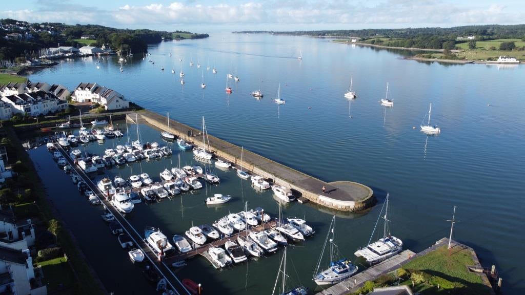 port dinorwic yacht harbour residential estate